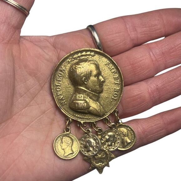 Rare Vintage Napoleon Bonaparte Emp Et Roi Dangle Moving Badge Brooch Pin - Picture 4 of 4